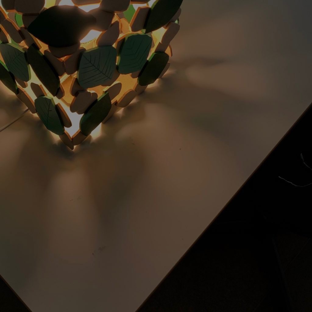 KAI_productD's tweet image. Lighting:

Comorebi

Created in 2021.

"Lighting the sunlight through the trees"

Bring warmth to the room like sunlight through the trees with soft light.

(The third photo was taken by a friend.) 
#Lighting #Desklighting #Floorlighting #LED #MDF #照明 #木漏れ日