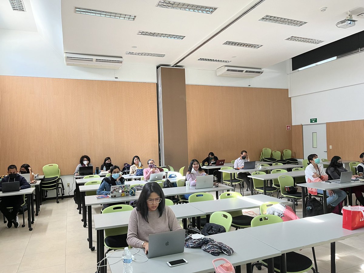 Ya comenzamos el 3er encuentro nacional de Rladies México!!! Transmitiendo en vivo desde #Cuernavaca en las instalaciones de <a href="/ibt_unam/">Instituto de Biotecnología UNAM</a>