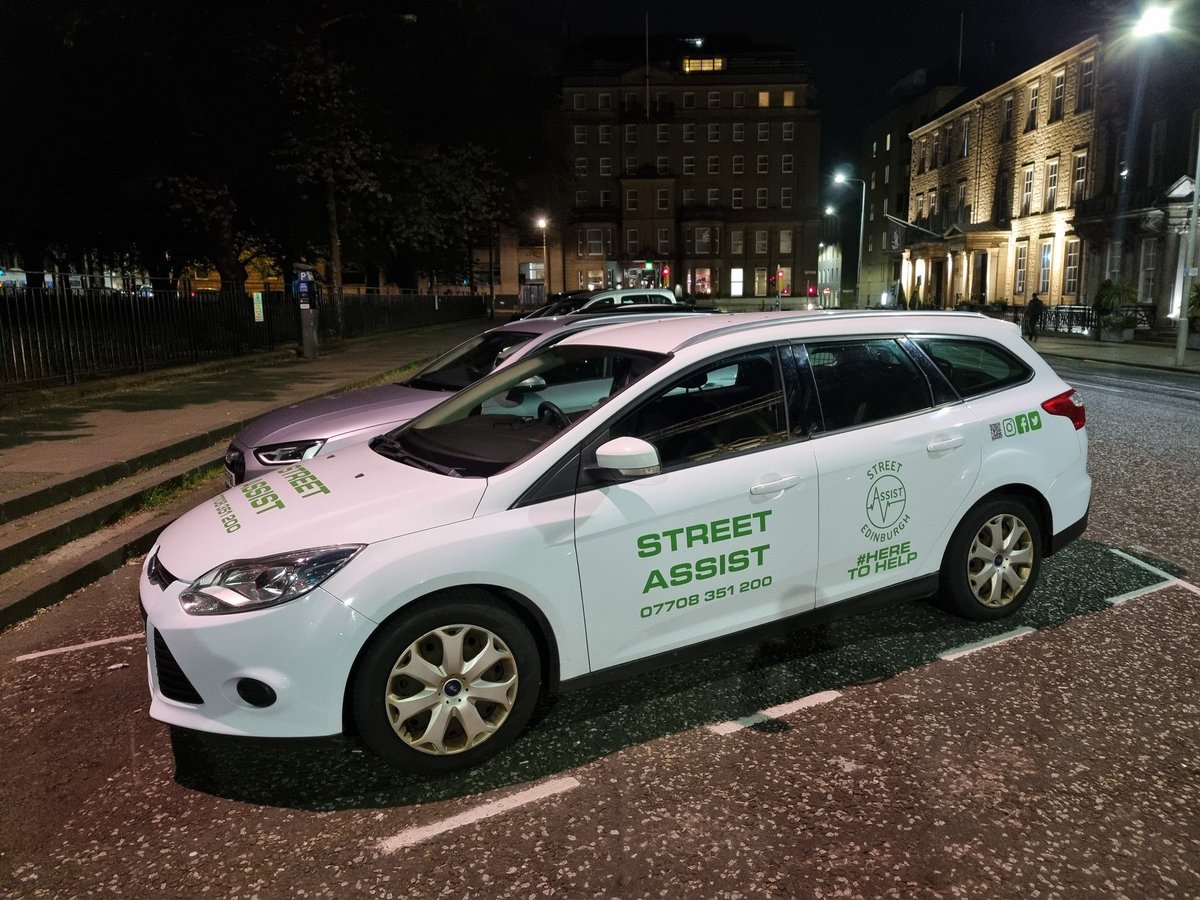 We've got a 28 volunteers out tonight, plus 3 who are coming out for their first shift, so 31! All of volunteers have set roles during delivery: 🗣 Control Room 🚗 Vehicle Teams 👣 Walking Teams All managed by the Team Leader. We're #HereToHelp from 10pm. Call 07708351200📲.