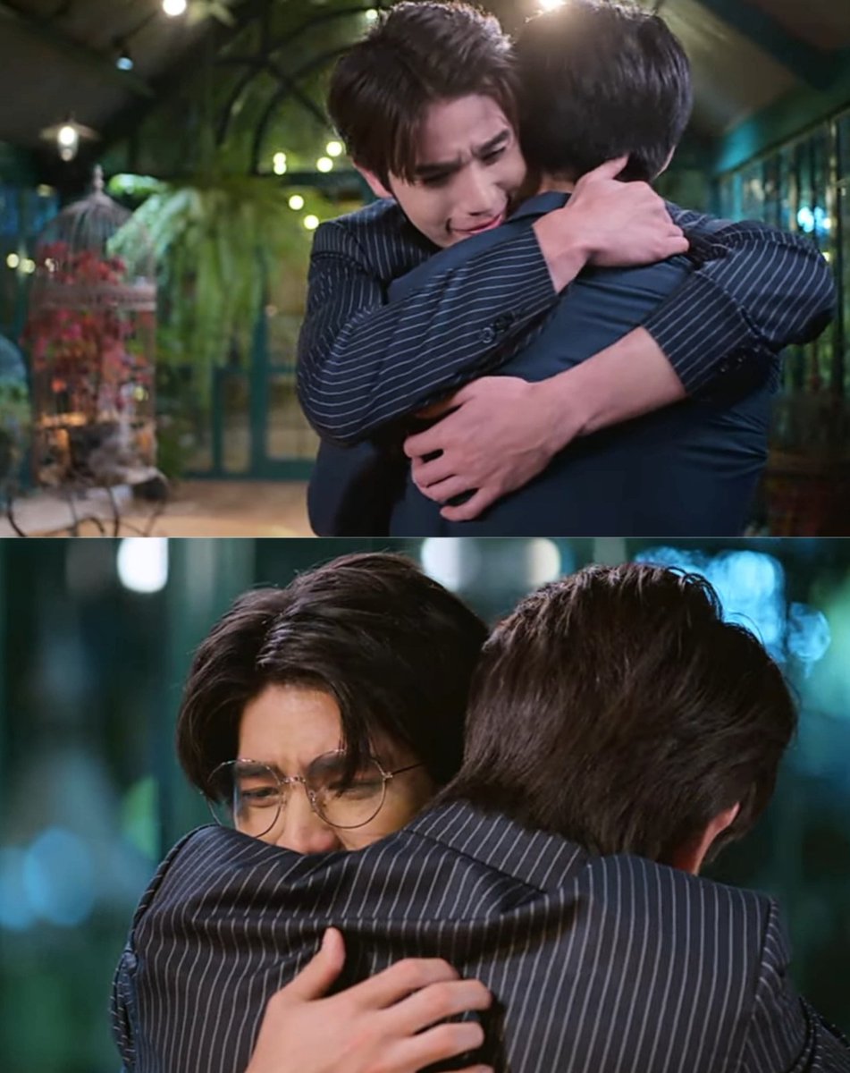 Elenyyy5Elenyyy's tweet photo. I'm literally crying right now.😭♥️
#ViceVersaEP11 #GMMTV #RealRed https://t.co/90XSiEmzvQ