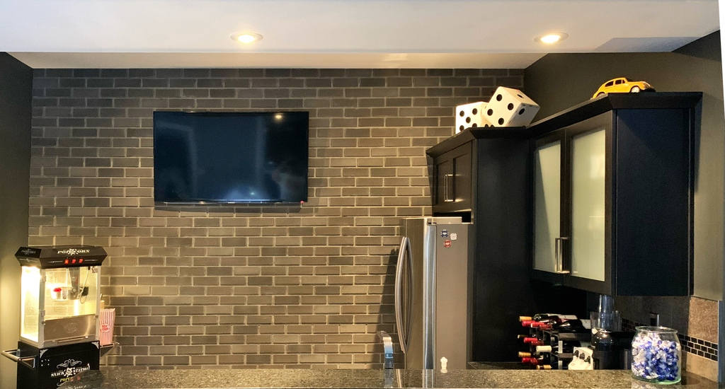 WallTheory's tweet image. This is such a great use of our faux Modern Brick wall panels. 

Kitchens, bars, basements – our mid-century faux brick in the color Shades of Grey fits right in.

Shop online: walltheory.ca/collections/fa…