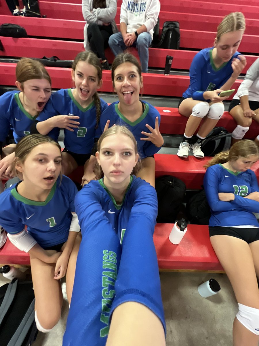 MillardNorthVB's tweet image. JV is #gamdayready @ Elkhorn High School