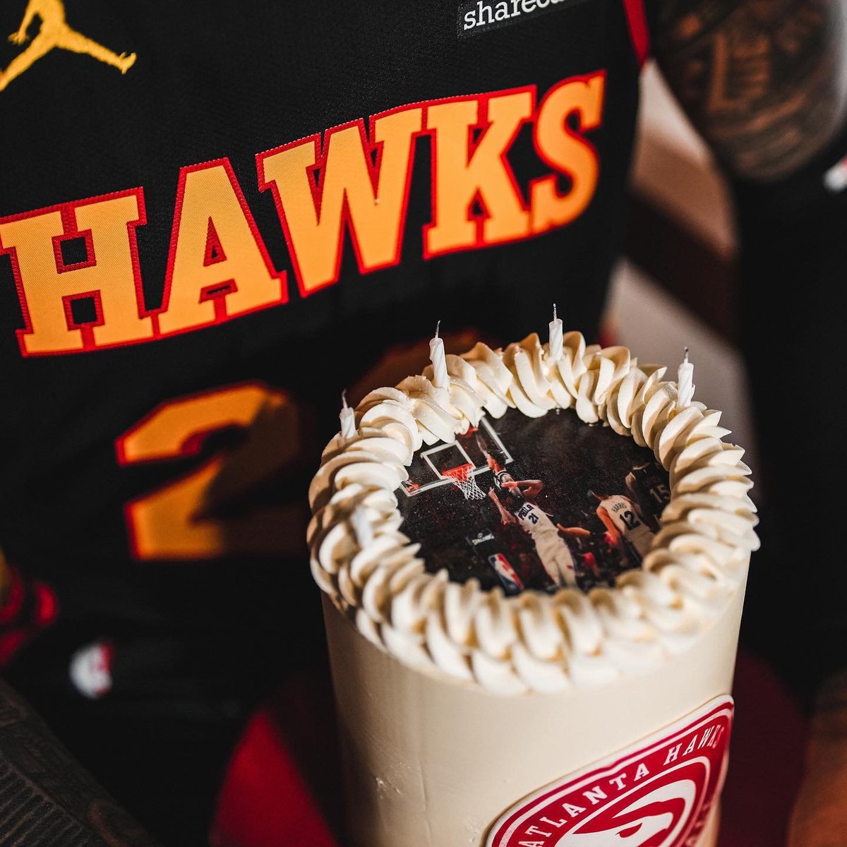 ClutchPoints's tweet photo. John Collins' birthday cake features a picture of him baptizing Joel Embiid in the playoffs 🎂💀

(via @ATLHawks) https://t.co/evKsyYormF