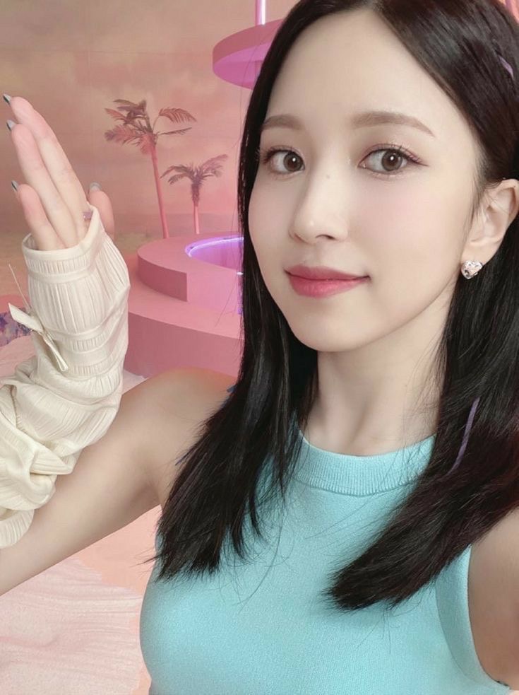 MinaParaguay's tweet image. 🫶💖
.
.
.
.
#mina #singer #dancer #member #visual #twice #once #twicetagram 
@JYPETWICE