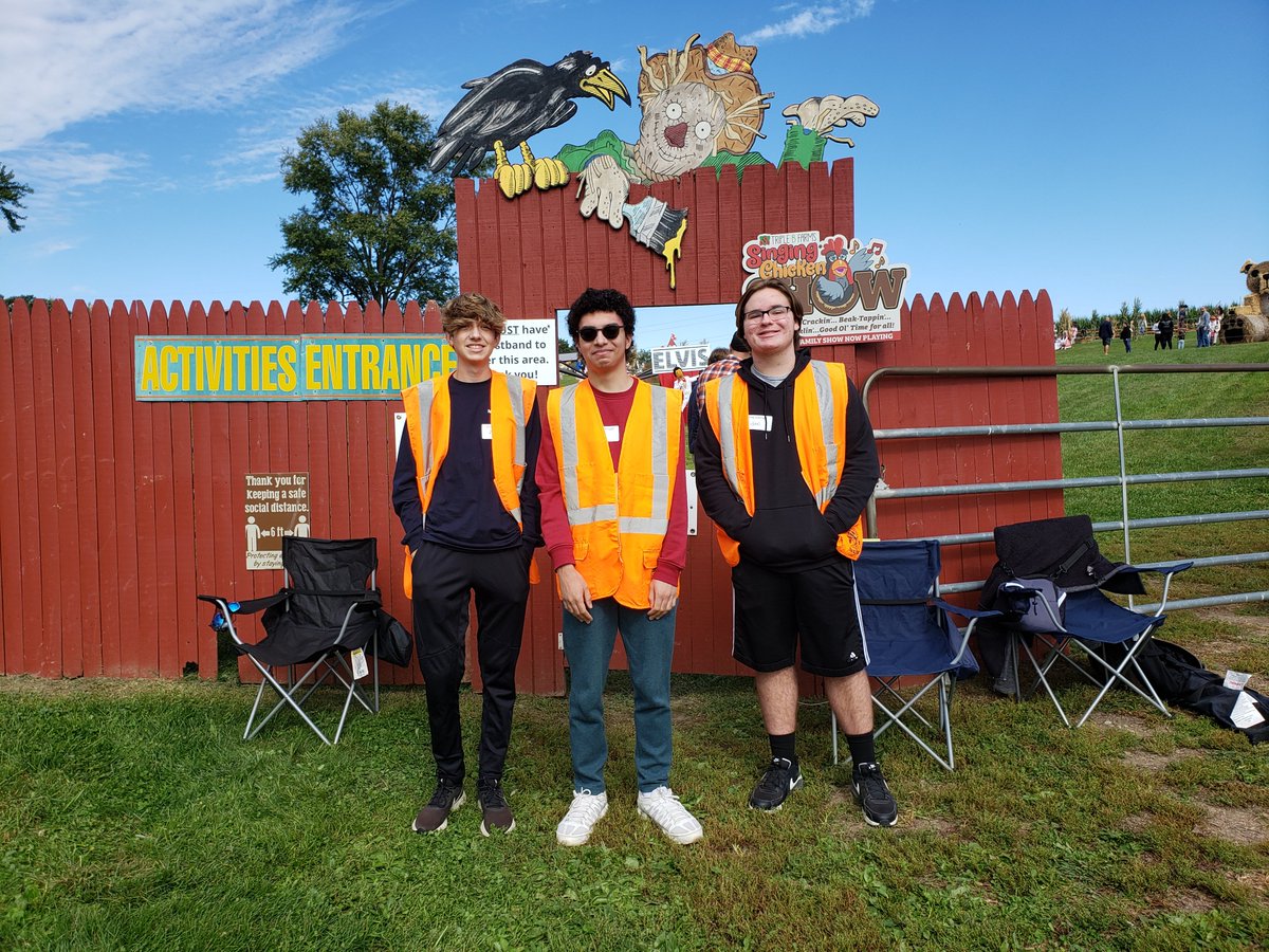 Many thanks to Triple B for letting EFHS Interact volunteer today! $efeateaches