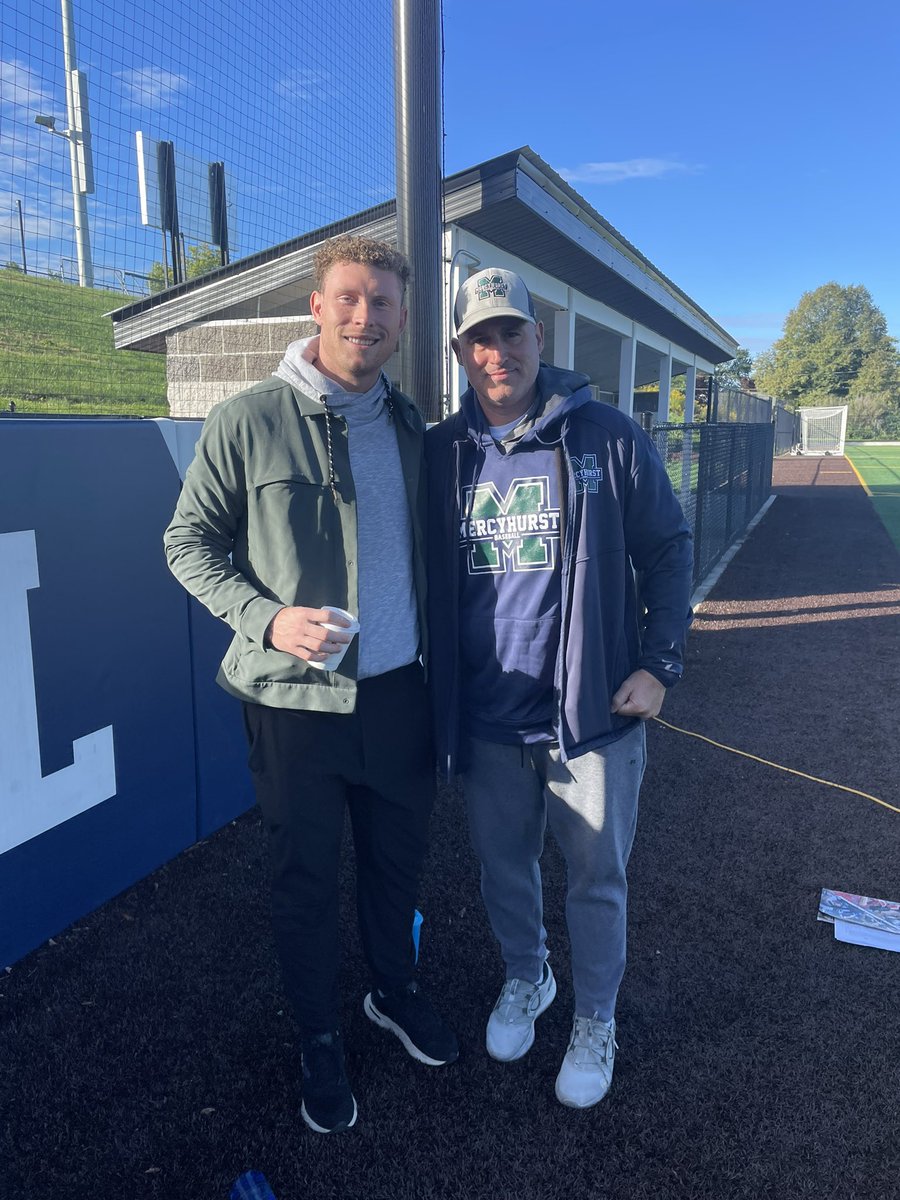 HurstBaseball's tweet photo. Really appreciate @HurstAlumni @matt_minnick coming out to practice today and talking to our team. We are so proud and excited for him as he gets to play for an @EasternLeague championship tonight in Erie vs the @erie_seawolves . #lakerpros #family ☘️⚾️ https://t.co/BhgB65liee