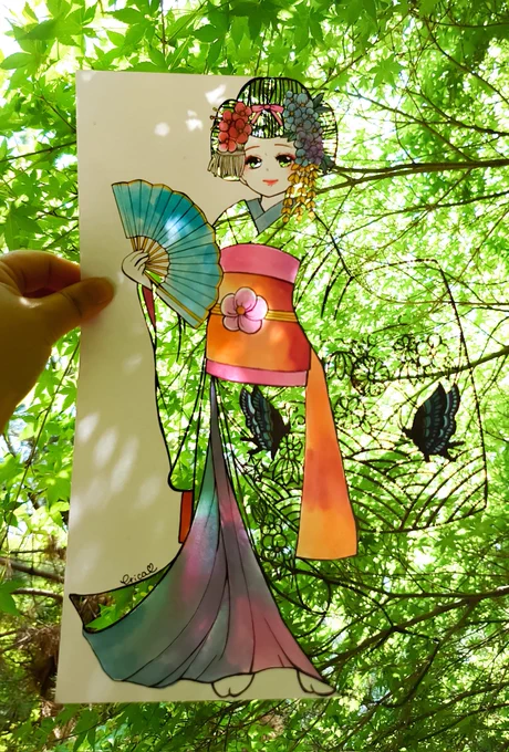 #みんなの縦写真見せて 新緑に染まる舞妓さん。 