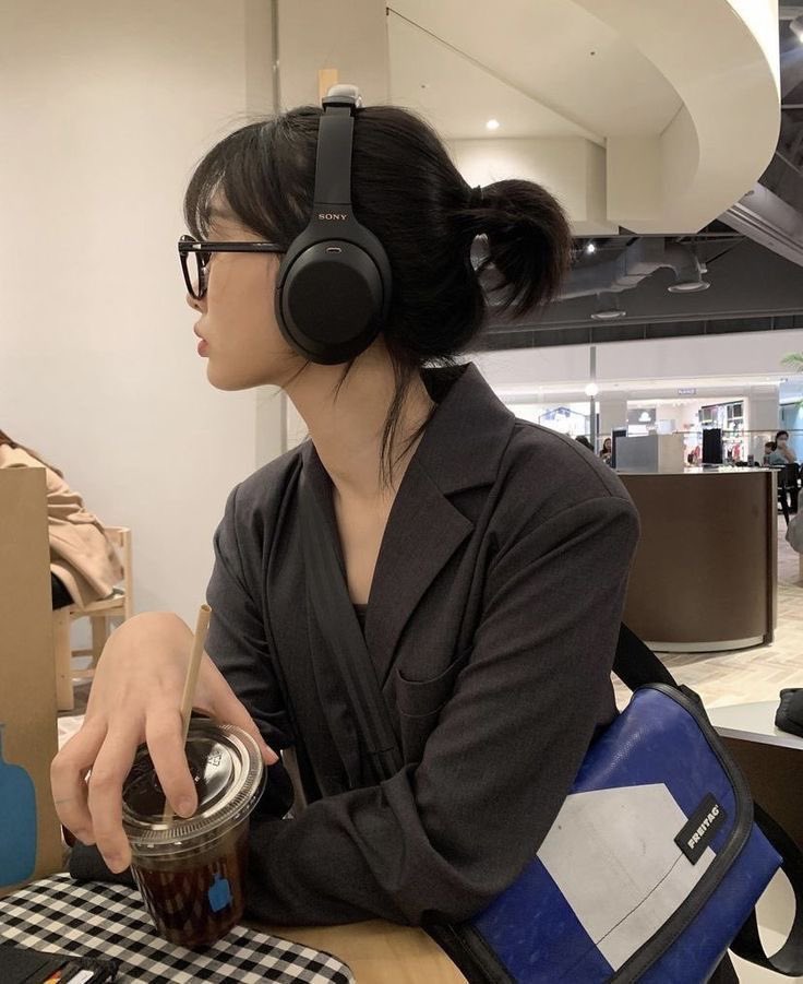 Littleclouds07's tweet photo. Kumpulan Headphone Keren Kualitas Oke

Wired &amp; Wireless

— a thread 🎧🎶 https://t.co/wYplB1qH4D
