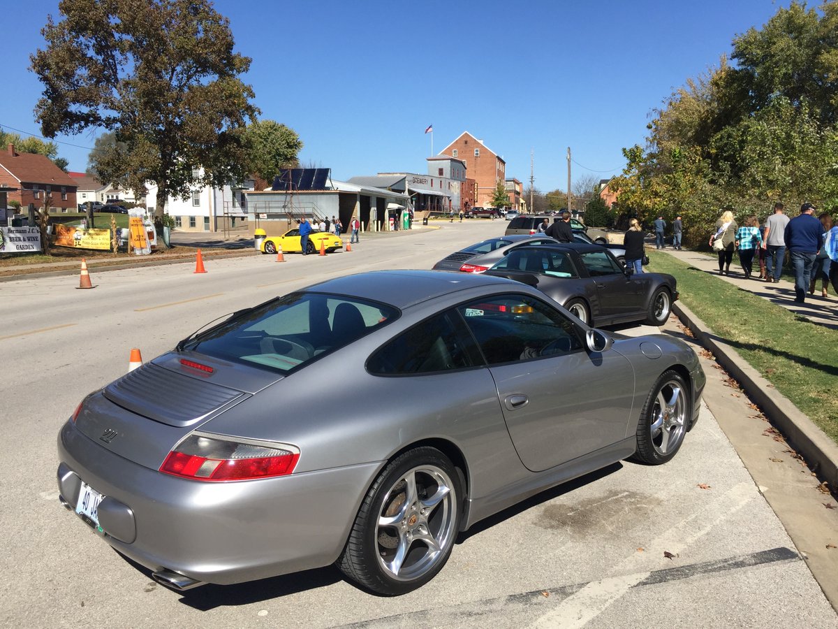 StLouisPCA's tweet photo. Our Fall Color Tour drive to Hermann, MO is fast approaching. While the combo driving tour &amp; group lunch is full, it's still possible to do the driving tour only &amp; lunch on your own. Register here for drive only. https://t.co/uMeMSOc3uz #pca #stlpca #pcastl #porsche #hermann https://t.co/RrR0U1zDmM