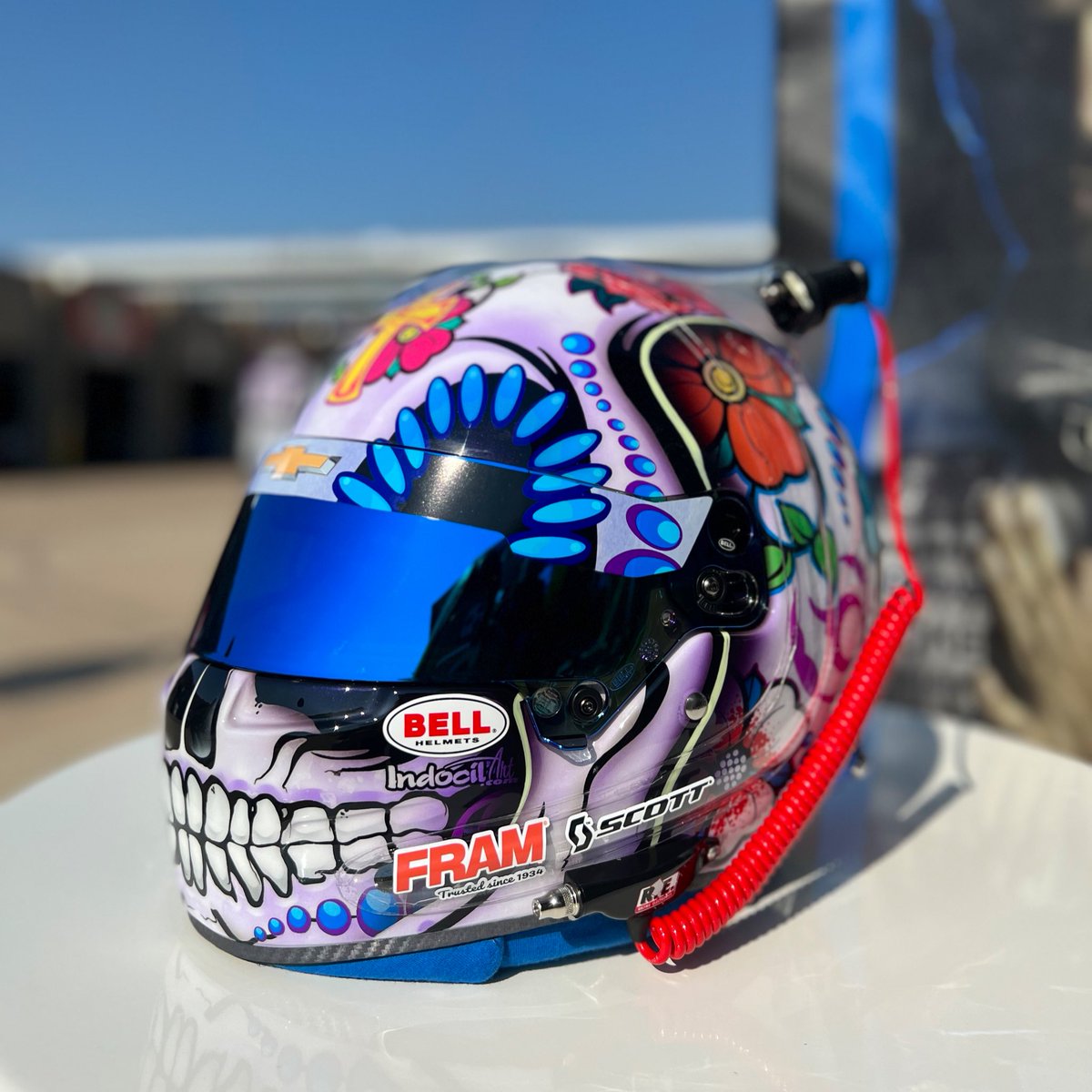 Daniel_SuarezG's tweet photo. Looking fresh! 💀🌺 Practice & quali coming up 12:35pm ET on @USA_Network 👊🏽 #TeamChevy #RefreshingAF #RápidoAF @BellRacingHQ https://t.co/URK9DdXhUL