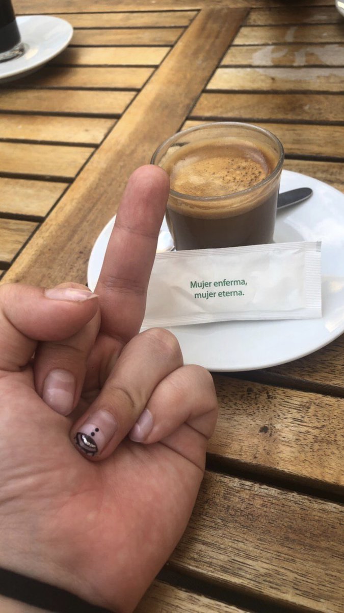 DurlinDoody's tweet photo. No me parece ni medio normal  el mensaje de este  café https://t.co/k7SMy7jZok