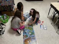 CommackSchools's tweet photo. Rainy Day? So many ways to learn and explore! Check out how Mrs. Gallagher's second graders make rainy days fun. #CommackSchool #RollingHills #MrsGallagher https://t.co/3H5dwJNgpk