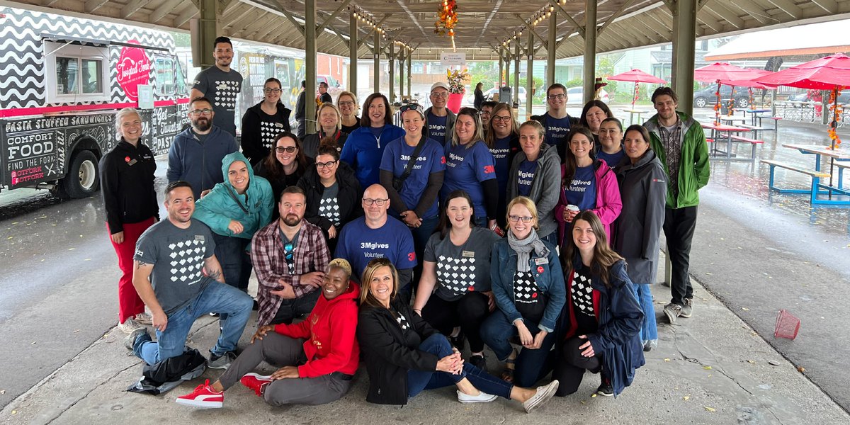 unitedwayemca's tweet photo. More proof there's a lot of #LocalLove in #StThomasOnt! So glad we could be #ReUnited and share with neighbours in need at thursday's #3MHarvetLunch. https://t.co/rrWkH9wWRN