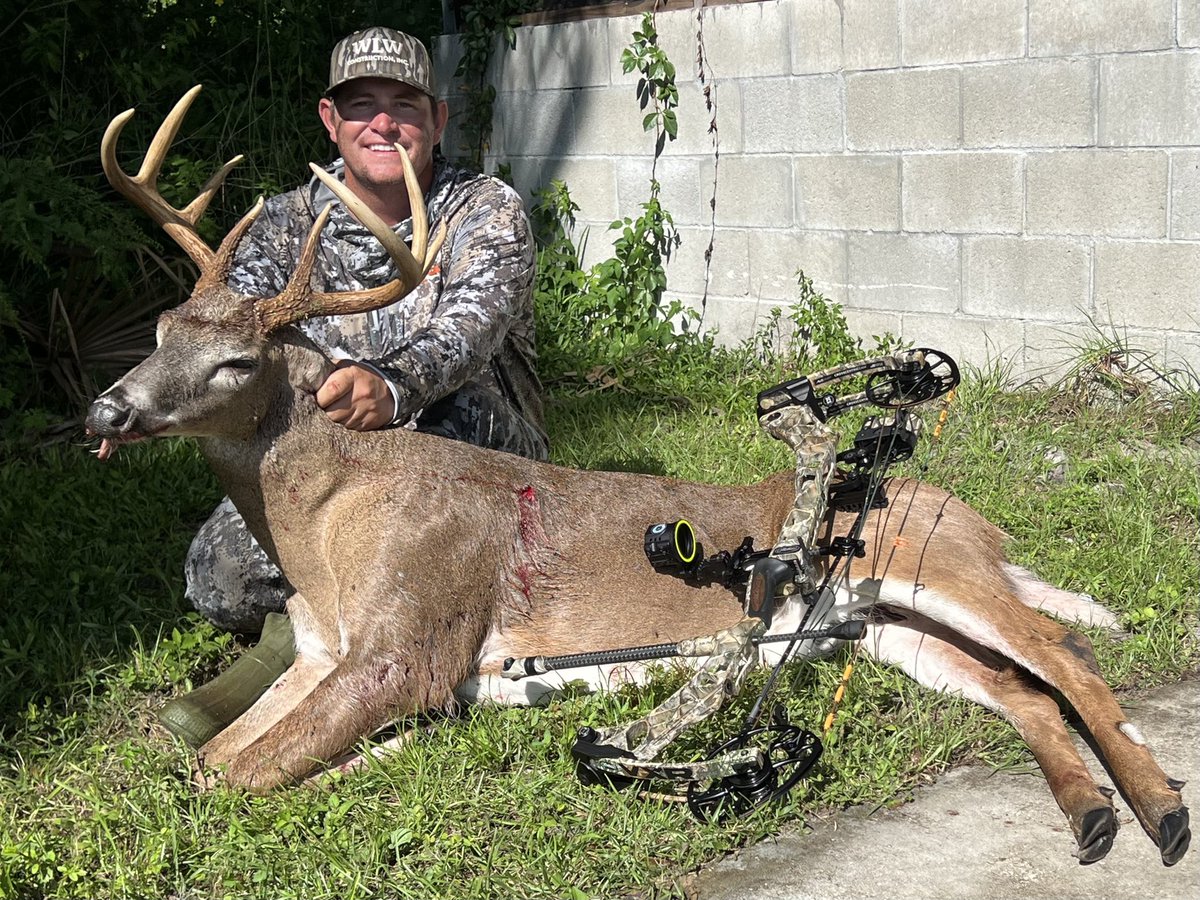 mf_outdoors's tweet photo. Congratulations #JustinWagner on your 1st bow buck. What a beautiful mature Florida buck he is. #TaylorCreek strikes again! #MFOutdoors https://t.co/DRoNtcg22C