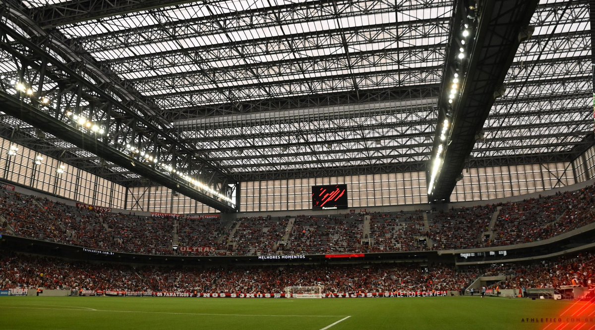braga_anderson_'s tweet photo. Mais de 28 mil pessoas na arena da baixada na final do BR da série A2, mais 30 mil pessoas esperadas na Bomboneira amanhã, na final do Argentino. Beira-Rio cheio e NQA lotada. Está acontecendo um movimento muito maior, que algumas pessoas não estão percebendo.
#FutebolFeminino. https://t.co/jsttpy9BSq