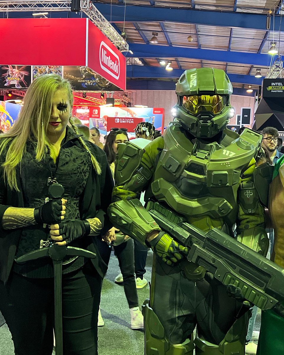 Evetech's tweet photo. Comic con day3 cos play☠️🤖🧝🏻‍♀️🦹🏻‍♀️ 
Stay hyped for more 
.
.
#comiccon22 #hp #intel #samsung #asus #msi #glorious #arozzi #ROG #comiconcosplays #evetechcomiccon #comicconafrica https://t.co/7trbZdatIt