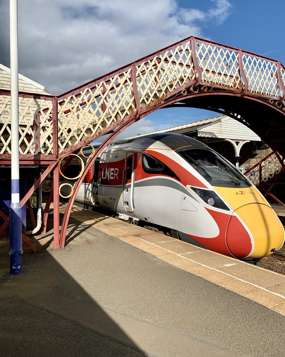 MichaelSadgrove's tweet photo. Anglo-Scottish #Azumas diverted on to the #TyneValleyLine this weekend. A London-Aberdeen service passes through Hexham. @LNER @TVCRP @TVLRUG https://t.co/LfQL3PSQus