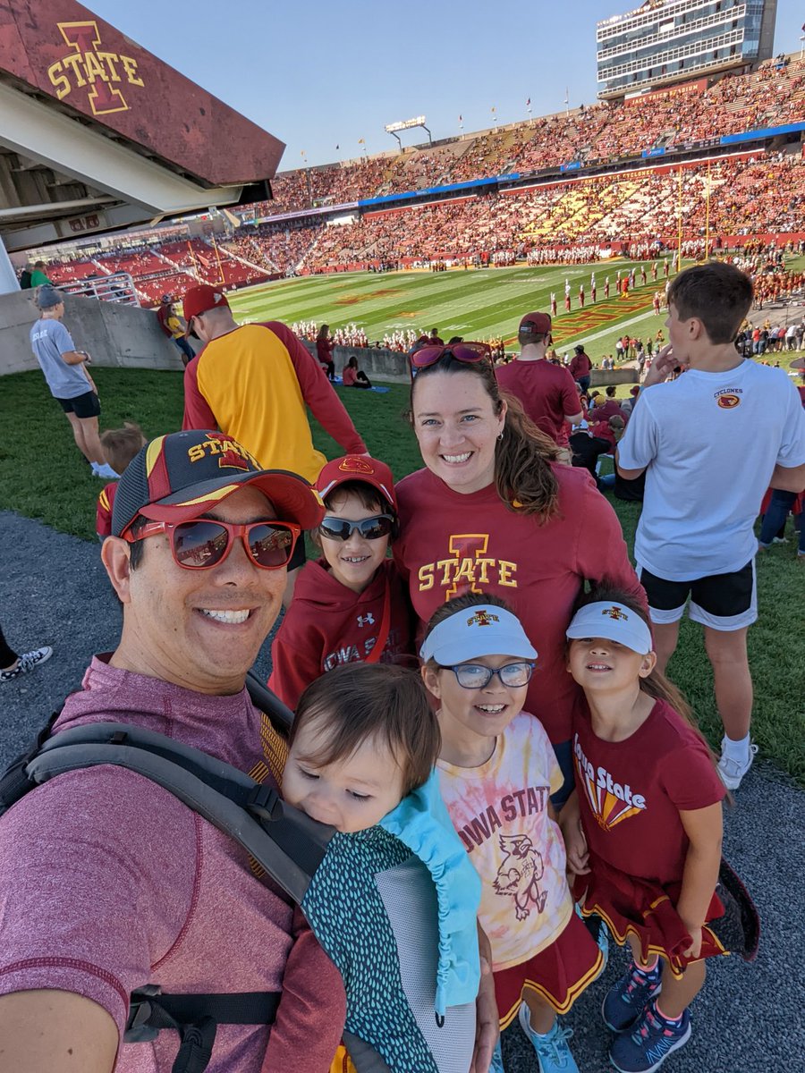 CDSaito's tweet photo. Let's go Cyclones!!! #CyclONEnation #beatbaylor https://t.co/uyoKT6WuOl