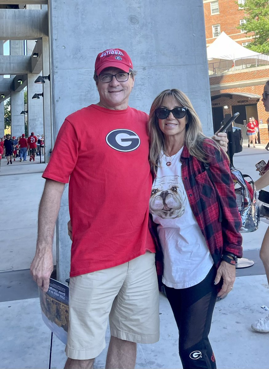 kimlittle3388's tweet photo. #LetsGoDawgs #BeatKentSt #GoDawgs #UGAvsKentSt #ItsSaturdayInAthens #SanfordStadium #DooleyField #NEWSign #NationalChampions #UgaShirt โค๏ธ๐ค๐๐ถ https://t.co/oBtM4Jn4Gf