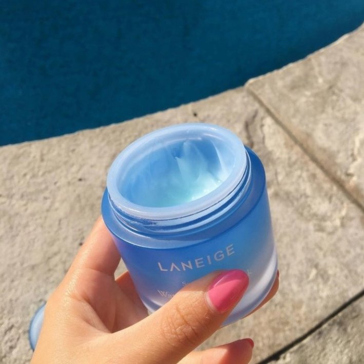 NinikoCosmetics's tweet photo. Sleeping Beauty ✨💤🎭 For soft &amp; glowing skin, @casssieface just puts on this sleeping mask and lets sleep do the trick. #niniko #skincare #tlc #skingoals #beautifulskin https://t.co/jizIvTsJGF