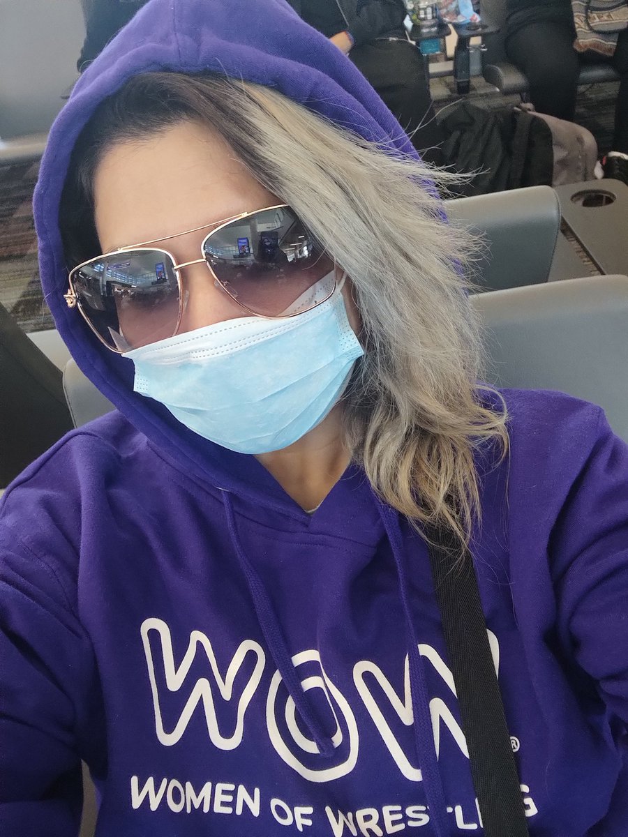 chiktormenta's tweet image. Es tiempo de regresar a casa🤗🤗
Ya quiero ver a mi familia ❤️
Aúnq toque llegar directo a trabajar 🤪
Nos vemos hoy en la arena GDL con #NGLL 
#garrotastyle #tormentozatapatia