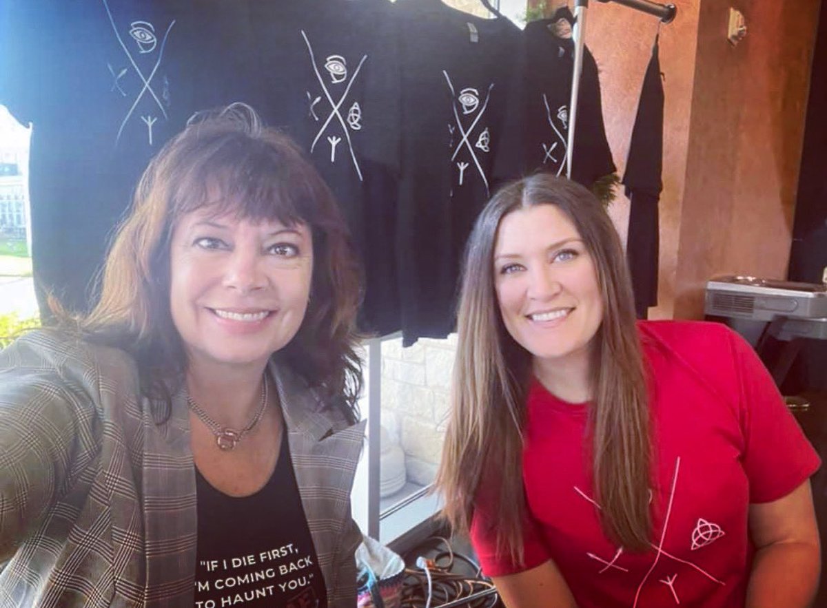 hauntedrebekah's tweet photo. Doing all things haunty today! Come hang at the #spookyspectacle #hauntedaf #granbury @hauntedafpod @JulieHFisk https://t.co/h9vio7905R