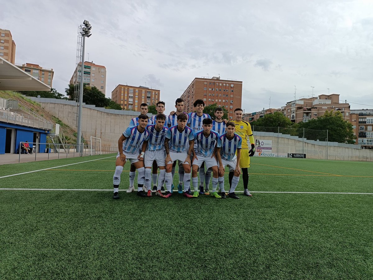 SantfeliuencFC's tweet photo. #FILIAL Arribem al descans amb el resultat inicial . @UESVH https://t.co/bXT8QbQ9Uf