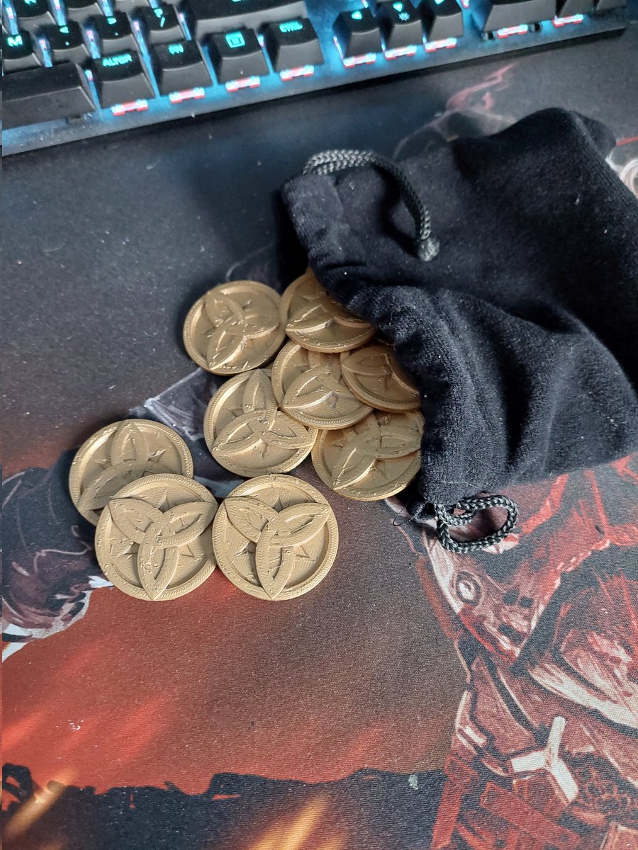 Theundeadmadman's tweet photo. So come mcm Birmingham in November I'm putting a 1 mora bounty on myself for anyone in genshin impact cosplay more details to come .... Good hunting to you travellers https://t.co/qpvmX4D1e0