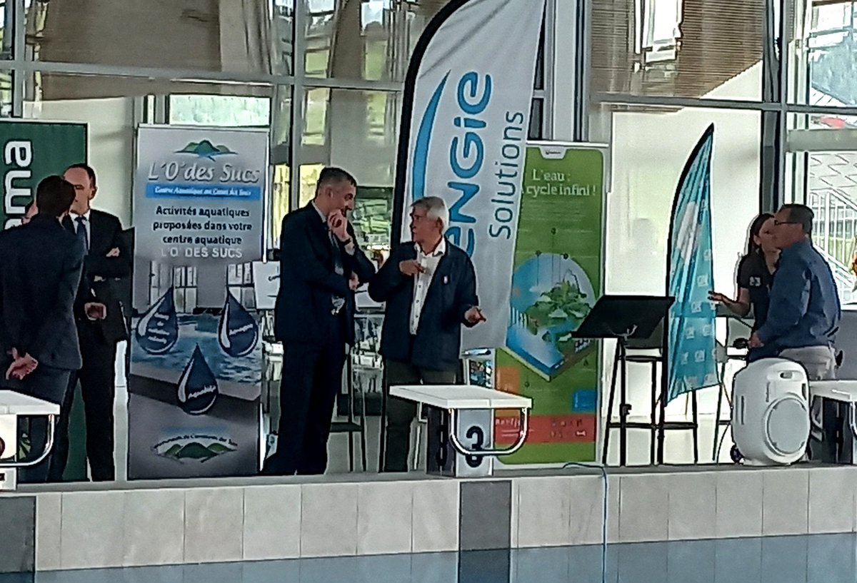 Alexand_Boucher's tweet photo. En direct pour l'inauguration de la nouvelle piscine à Yssingeaux avec les élus et collaborateurs @CA_LHL 
Très belle réalisation avec un complexe de qualité au profit des habitants du territoire et de la pratique des sports en bassin
#utilité #proximité https://t.co/51Jja0kTOO