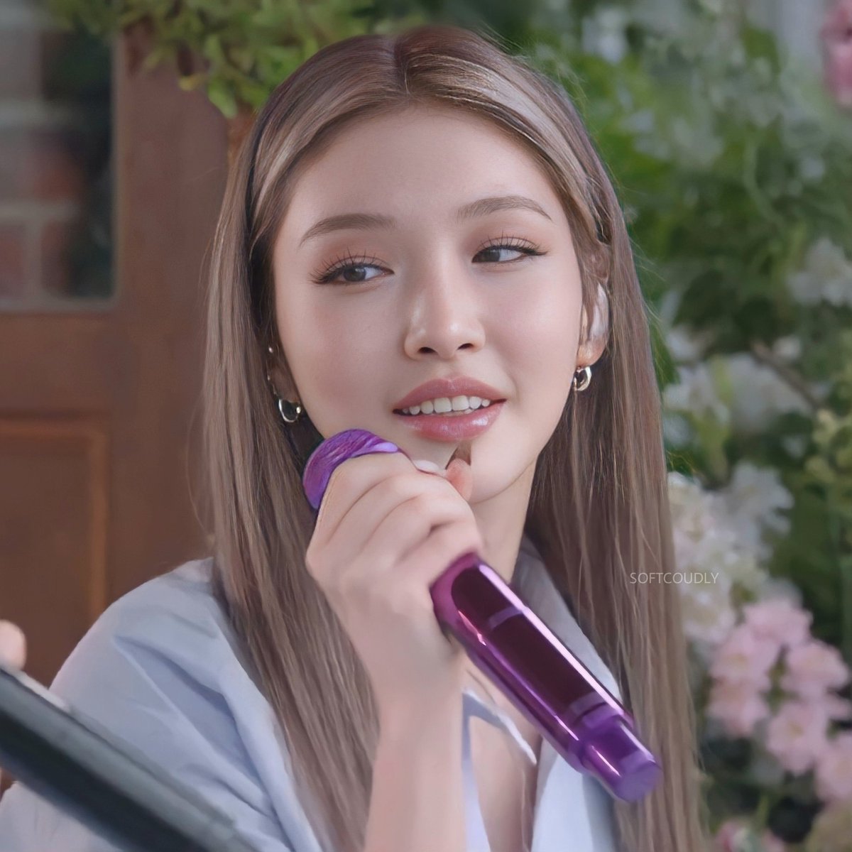 softcoudly's tweet photo. Dazzling beauty 
#CHUNGHA #김청하 #청하 #kimchungha  @CHUNGHA_MNHent https://t.co/93l5HWYx5o