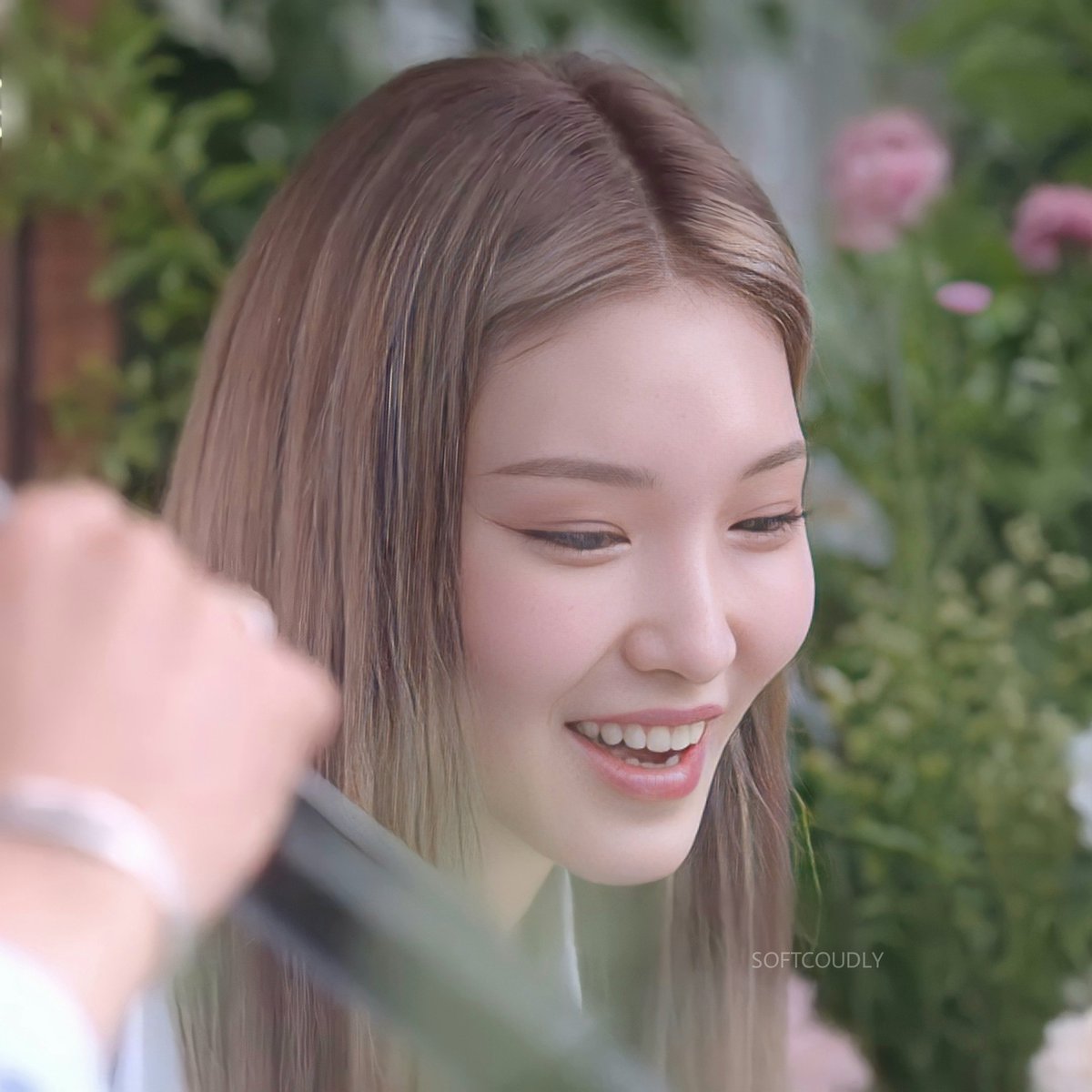 softcoudly's tweet photo. Dazzling beauty 
#CHUNGHA #김청하 #청하 #kimchungha  @CHUNGHA_MNHent https://t.co/93l5HWYx5o