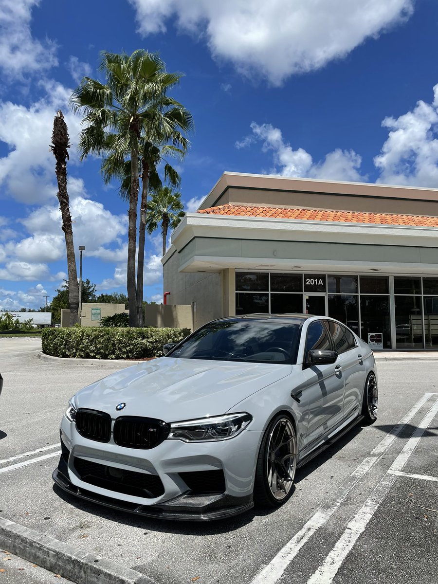 ZackRomano14's tweet photo. My M5 Comp build https://t.co/HgkA703uiL