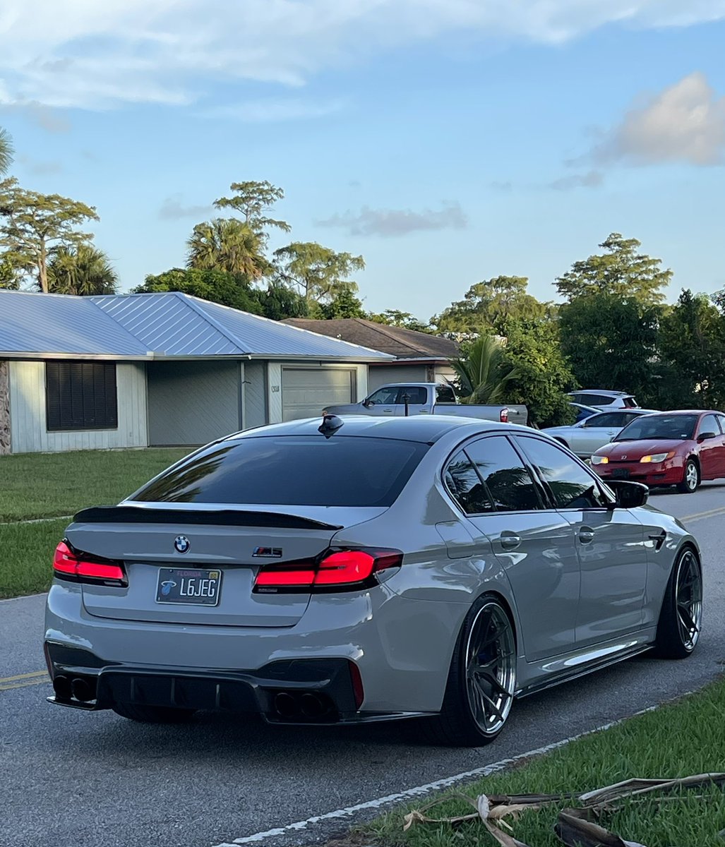 ZackRomano14's tweet photo. My M5 Comp build https://t.co/HgkA703uiL
