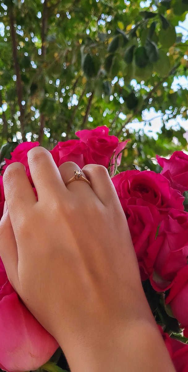 k0m1la's tweet photo. I said "yes"🤍 https://t.co/14gUF3Nn96