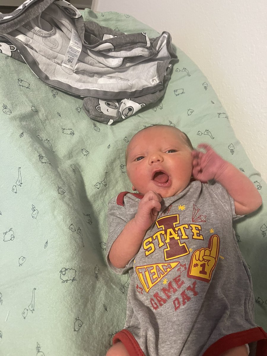 MattPavlicek's tweet photo. Halas is ready to cheer on the Cyclones!!
#firstgame #beatBaylor @CycloneFB @sammarkopolo https://t.co/JJPviP0Kbk
