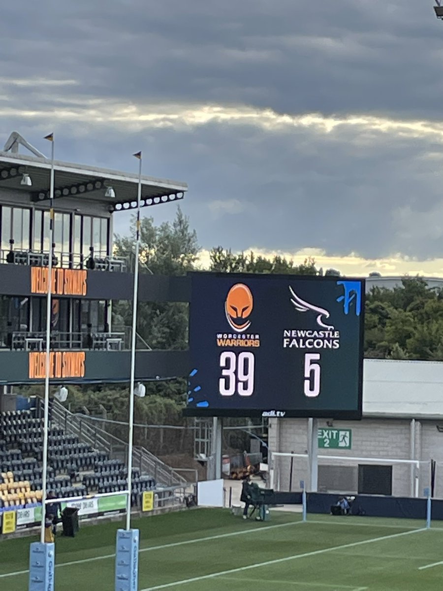 rallonby's tweet photo. Amazing  @WorcsWarriors !!! Can’t surely be the end 🥲#WeAreWarriors #ourclub #together https://t.co/o7pL9cjEOq
