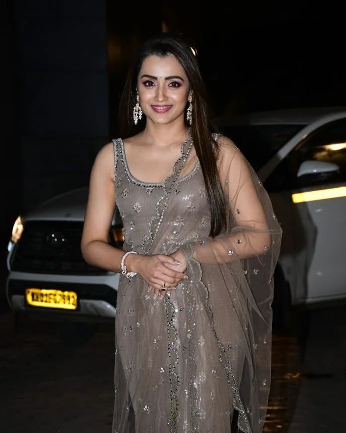 FdbsqsqaMAAgddI?format=jpg&name=900x900