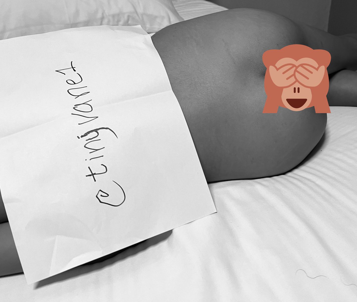 tinyvane1's tweet photo. Aqui un poco de mi silueta, feliz sábado chicos. Por favor RT que llegue a más de 100 #petite #ass #booty #tiny #sexy #teenagergirl #China #sabadodeculos #19yearsold https://t.co/h09okaJh9f