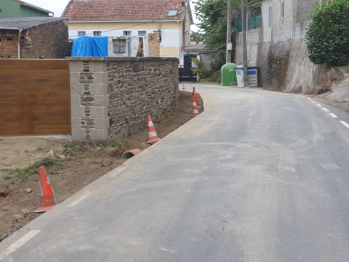 Mvfaraldo's tweet photo. Iniciamos obras 2ª fase corredor peatonal en #Viadeiro #Castro @ConcelloMino
Actuación cofinanciada por @ConselleriaCultura a petición gobierno local en marco mejoras #Caminoinglés

#Miñotenpresente #Miñoéfuturo #EnCaMiño #MiñoAvanza https://t.co/yUQYjZPMWy