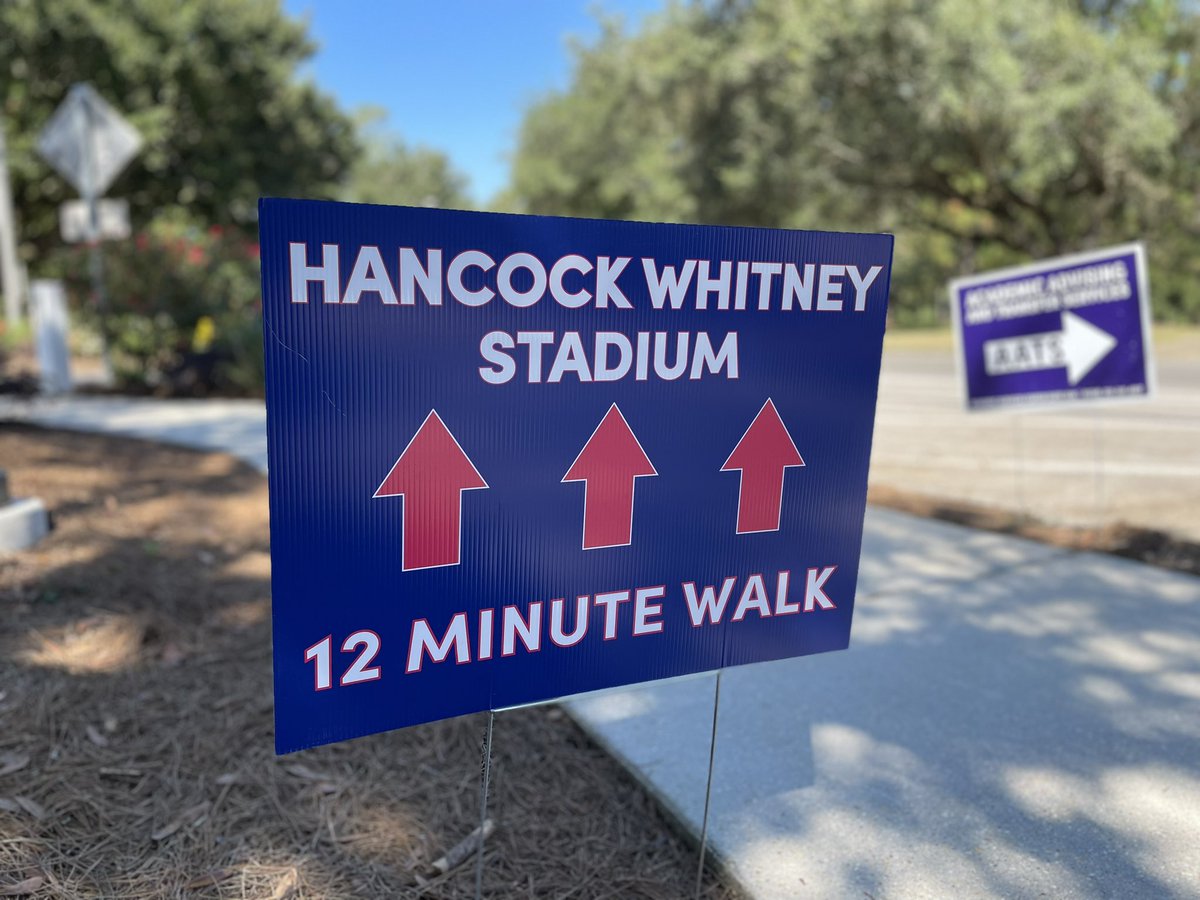 SouthAlabamaFGO's tweet photo. Game Day Reminder:  As you come to watch @SouthAlabamaFB be sure you look at signage placed to help you navigate the area near and around campus. Plan extra time today as we are expecting a near capacity crowd.  @SouthAlabamaAD @SouthAlabama https://t.co/ZFLVvE138j