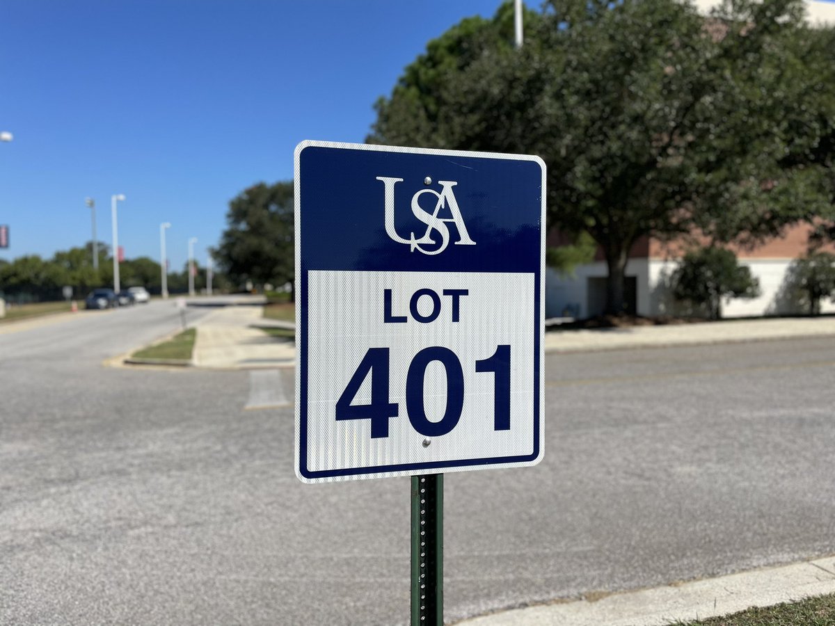 SouthAlabamaFGO's tweet photo. Game Day Reminder:  As you come to watch @SouthAlabamaFB be sure you look at signage placed to help you navigate the area near and around campus. Plan extra time today as we are expecting a near capacity crowd.  @SouthAlabamaAD @SouthAlabama https://t.co/ZFLVvE138j