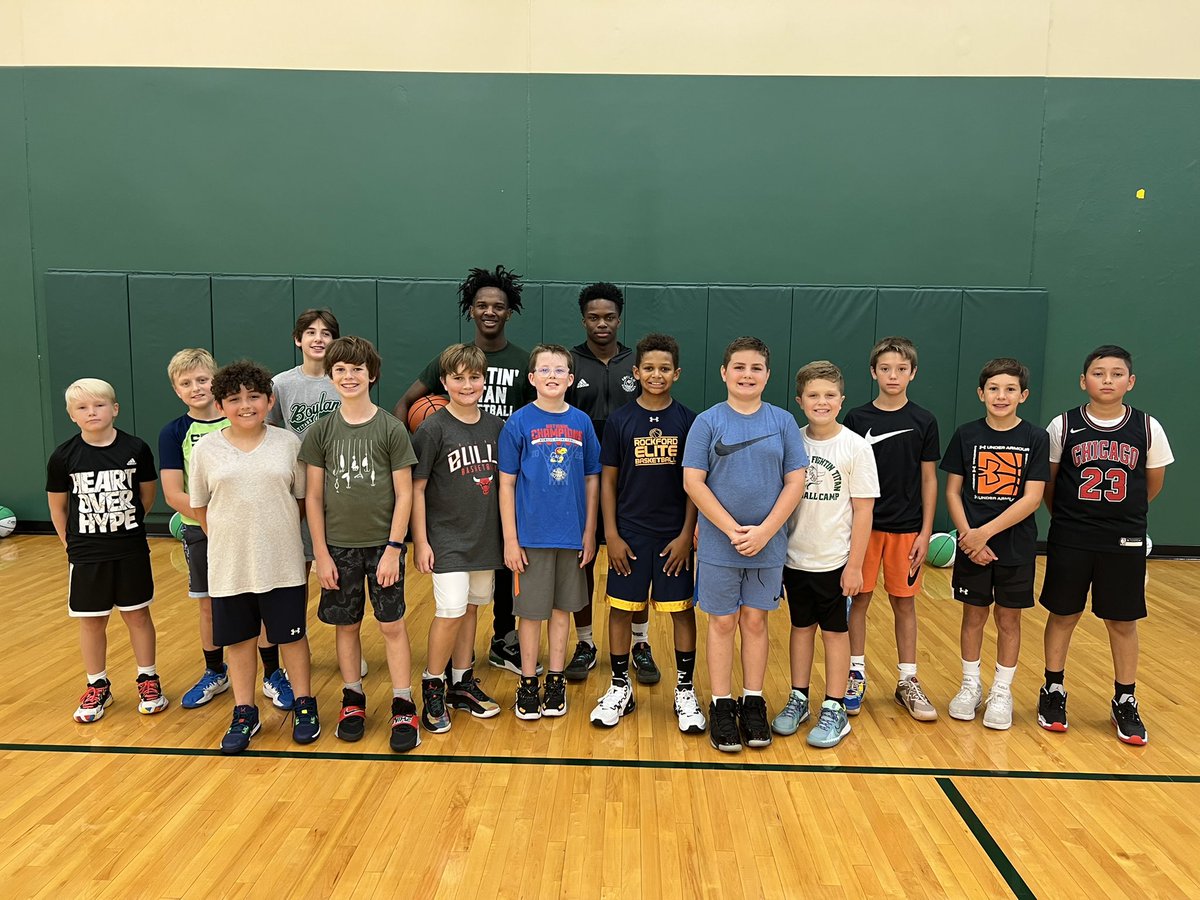 BoylanBBball's tweet photo. What a great skills camp! Kids brought a ton of energy this morning as we worked on fundamentals and certainly improved our skill level! Looking forward to the next one in October!
#relentlessfight https://t.co/9hPdjn8TyA