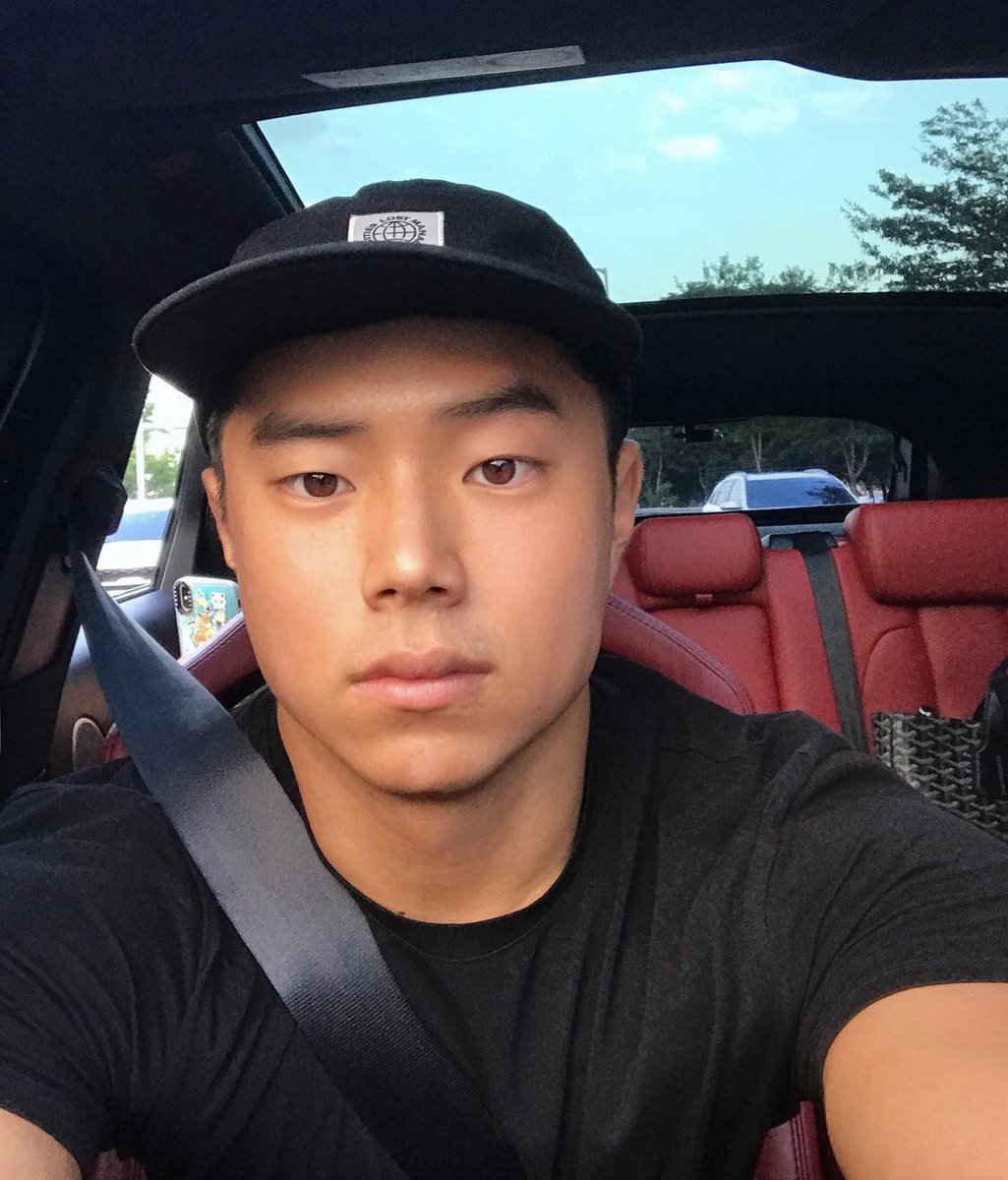 Str8AsianFindom's tweet photo. It’s not always about findom 24/7. 

I want to be a friend you can talk to about anything. A friend who knows I have the power over you to make you do whatever I want. 

#findom #cashmaster #asiandom #asianmaster #straightalpha #straightcashmaster https://t.co/1QurCg5AjK