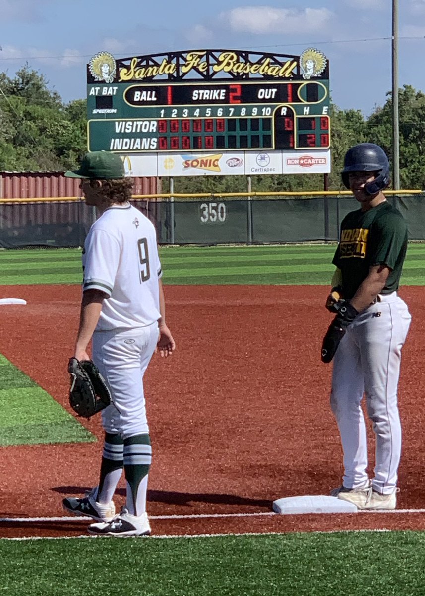 DanSchmidt55's tweet photo. Teammates last weekend, opponents today. #C2family  @LSchmiddy32 @BerrowCaleb 
@C2_Baseball https://t.co/9PtRqBuY9h