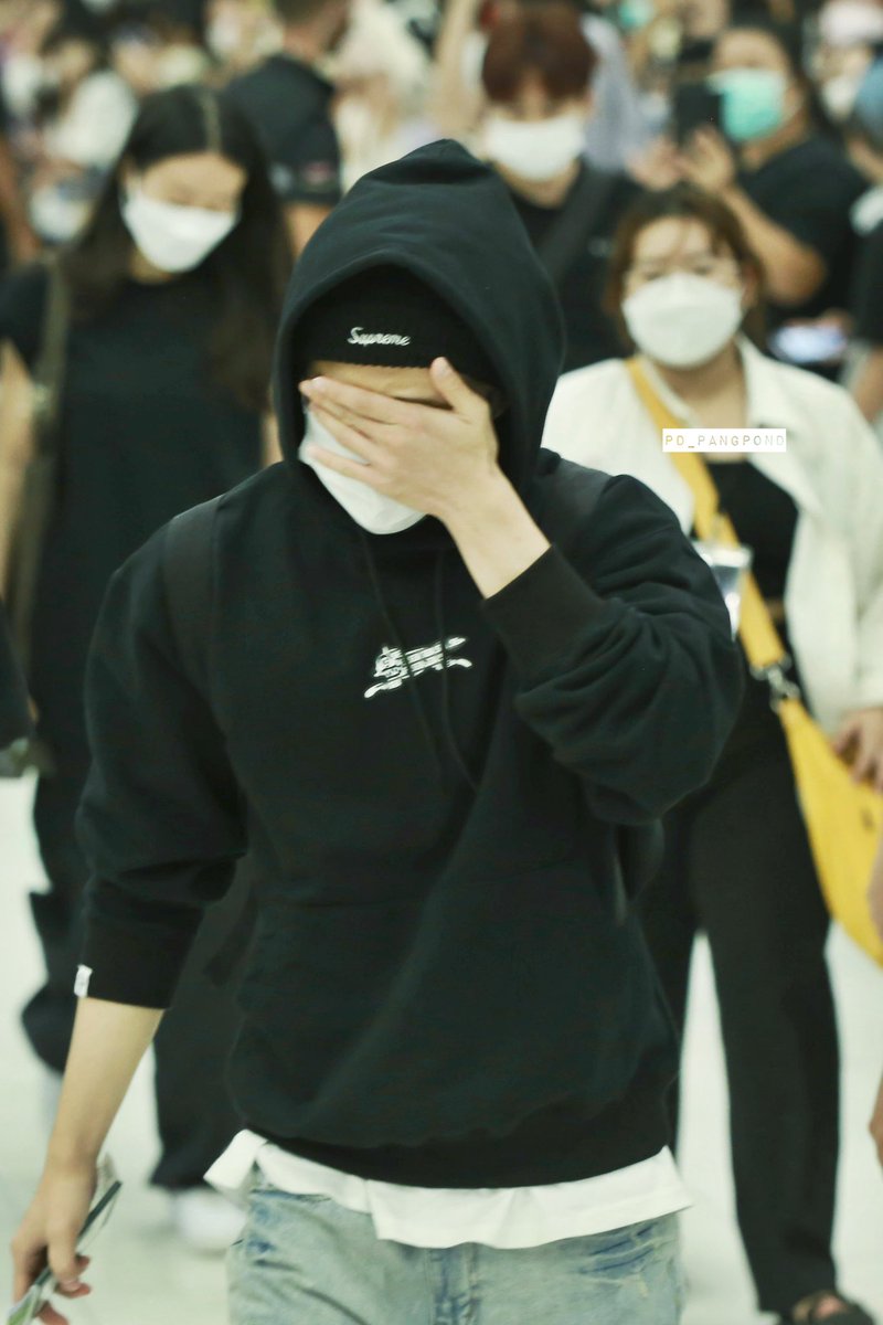 pd_pangpond's tweet image. bye bye นะคับ ต๋าาาา ~~ 💚

#LALAPA_K_CONCERT
#ThailandHasBI_AGAIN 
#HANBIN #BI #KIMHANBIN
@shxx131bi131