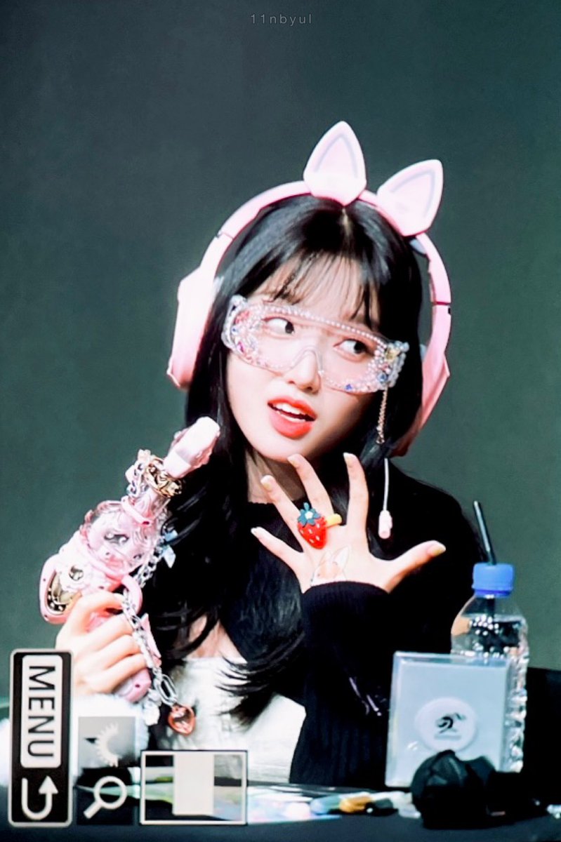 gowonpictures's tweet photo. CYBERPUNK GOWON https://t.co/j5RYQ9dcUw