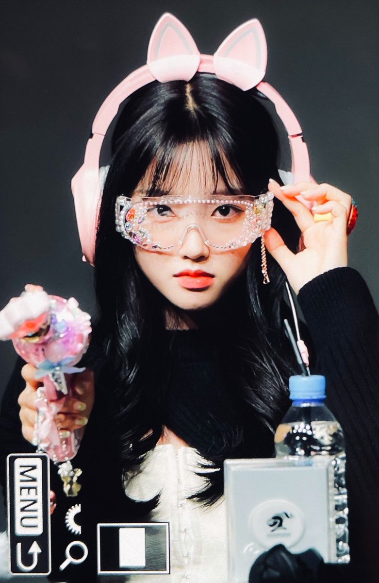 gowonpictures's tweet photo. CYBERPUNK GOWON https://t.co/j5RYQ9dcUw