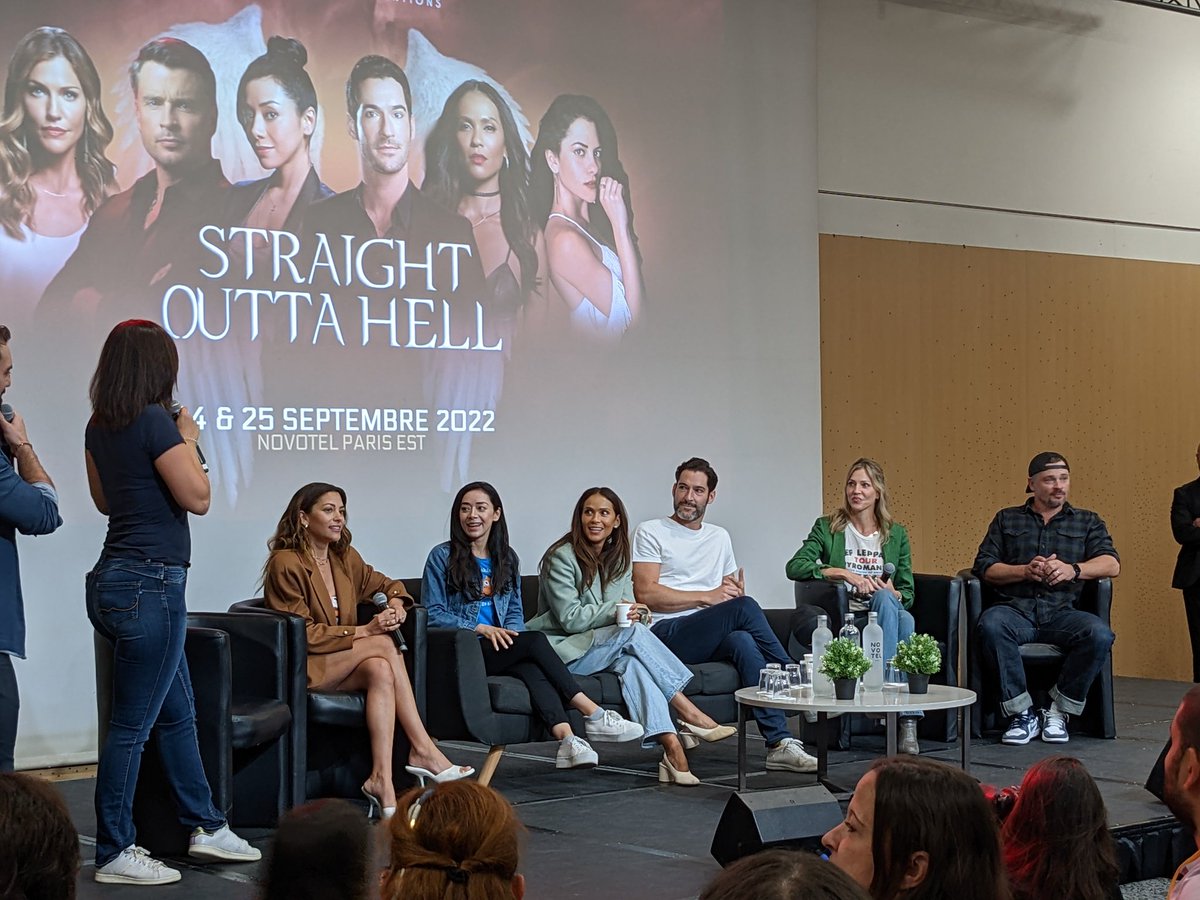 httpsvigix's tweet photo. Tom Ellis, Lesley-Ann Brandt, Aimee Garcia, Tricia Helfer, Inbar Lavi e Tom Welling na convenção de fãs Straight Outta Hell em Paris hoje 😍❤️

Fiquem de olho nos stories do meu insta, que eu vou postar tudo lá ❤️

#LuciferNetflix #straightouttahell 
📸 @RosterCon https://t.co/cG3x8w8Py0