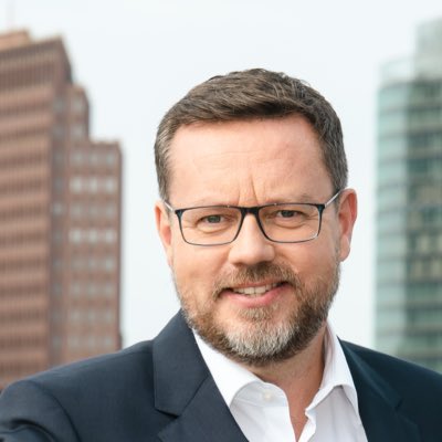 Alles neue bringt der Herbst: Wir haben eine neue Website unter gdv.de, und mein Twitterkonto bekommt ein #NeuesProfilbild! #Herbstanfang