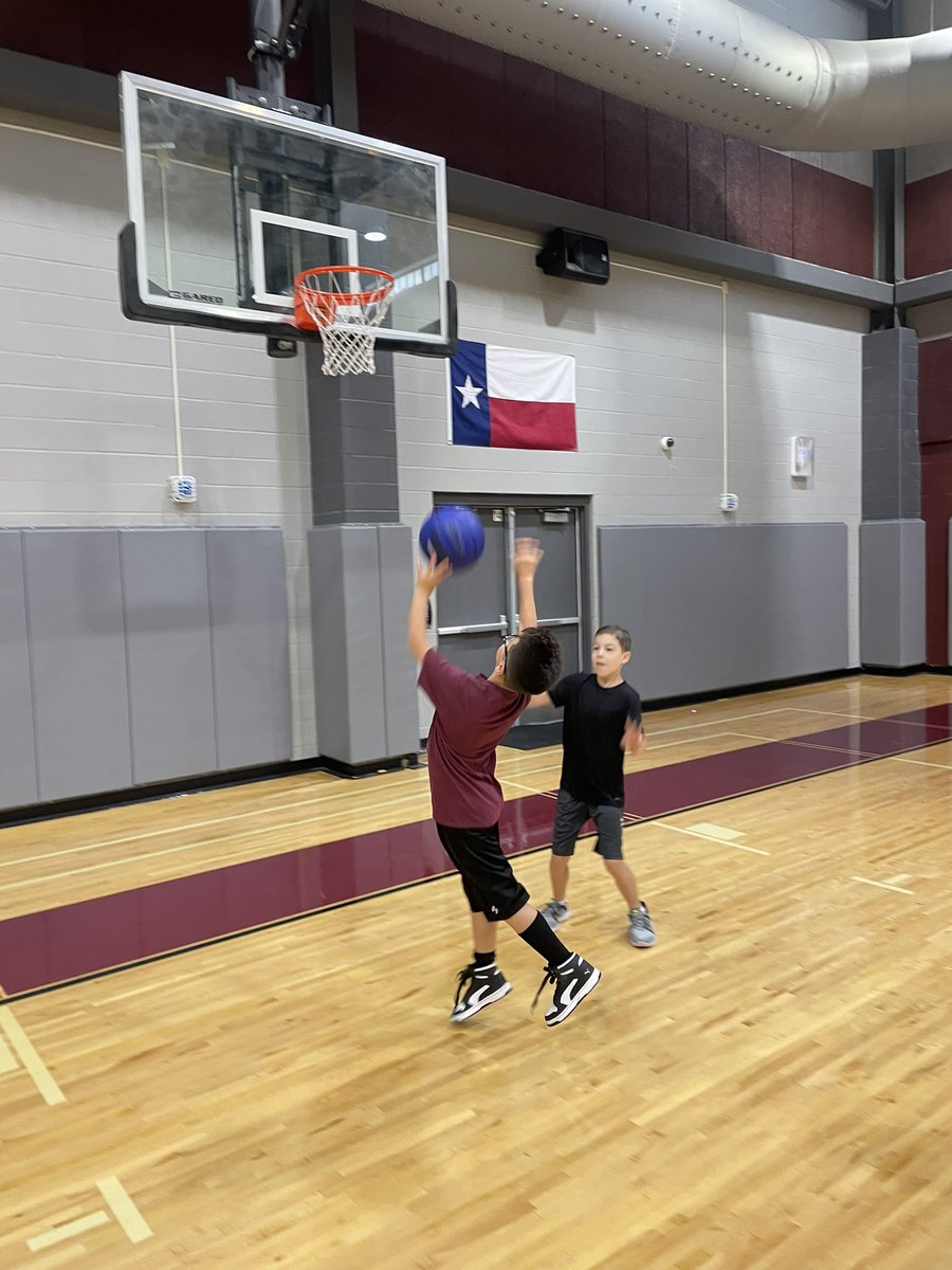 ComalFIT's tweet photo. The first game day of the 22-23 4th and 5th Grade Intramural Basketball season underway in all 5 feeder patterns! #ComalIMSports #EveryStudentConnected @cisdnews https://t.co/sSEWfJvtEa